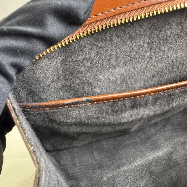 Louis Vuitton Epi棕色手拿包 