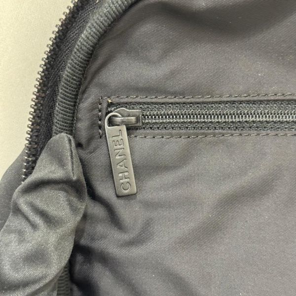 Chanel 黑色黑扣冰格行李箱 