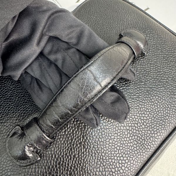 CHANEL 香奈兒魚子醬化妝包 