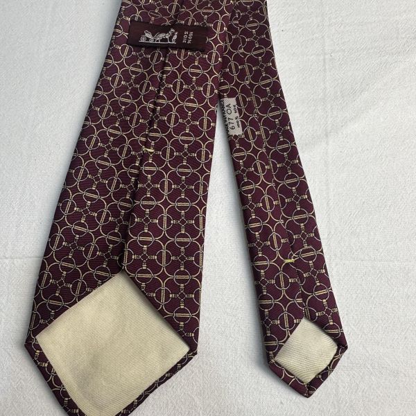 HERMES 酒紅色 馬銜鍊環圖騰 領帶 領結 絲綢（中古） 