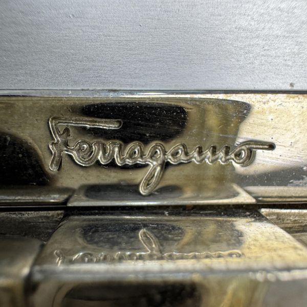 Ferragamo Gancini AU-21 6717 銀色鋁製單肩包 