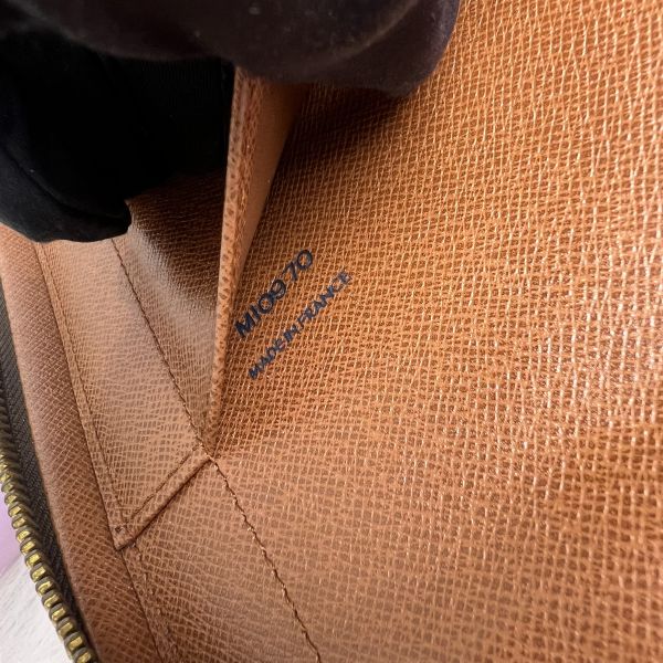 Louis Vuitton 經典手拿包 