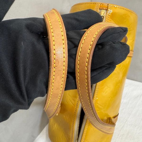 Louis Vuitton 黃色漆皮圓筒包 