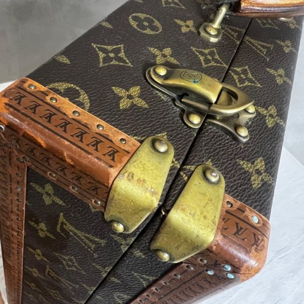 Lv 老花古董硬箱 