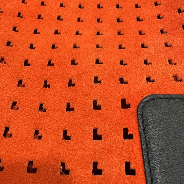 Loewe 羅意威 Anagram 麂皮單肩包 