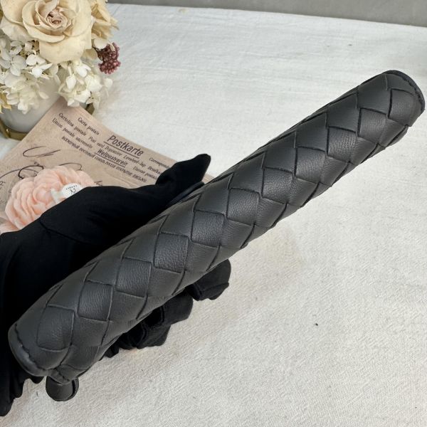 Bottega Veneta 經典小羊皮手工編織扣式皮夾 