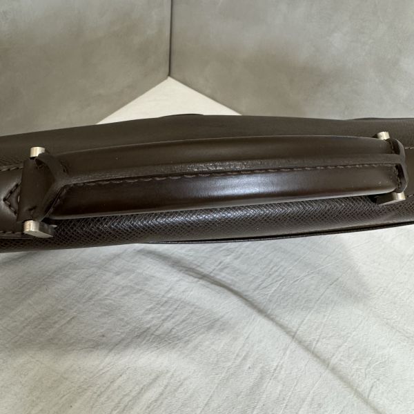 LV 咖啡色 EPI Robusto 1商務包 