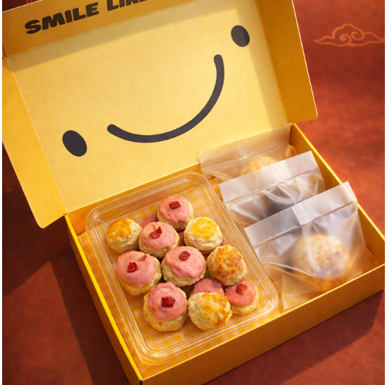 1/18 結單【新年限定】草莓迷你 × 人氣司康禮盒 司康禮盒, 司康禮盒推薦, 手作司康, 司康甜點, 禮盒甜點, 下午茶禮盒, 親子友善, 桃園甜點, 草莓司康, 新年禮盒, 宅配甜點