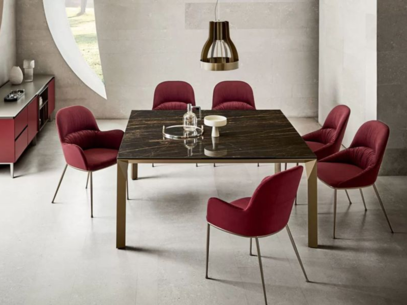 QUEEN 餐椅 (有扶手) 