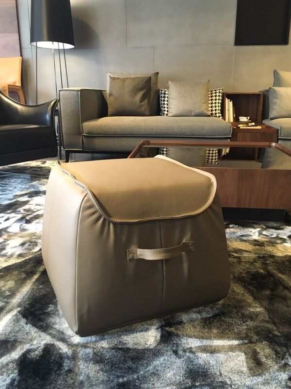 Maio腳椅 / 牛皮凳 