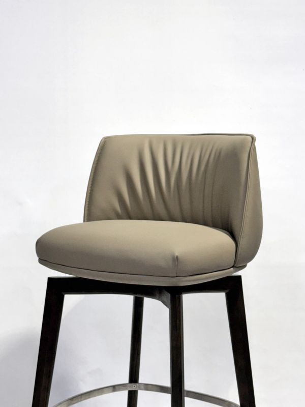 布洛德吧檯椅 (木腳) 