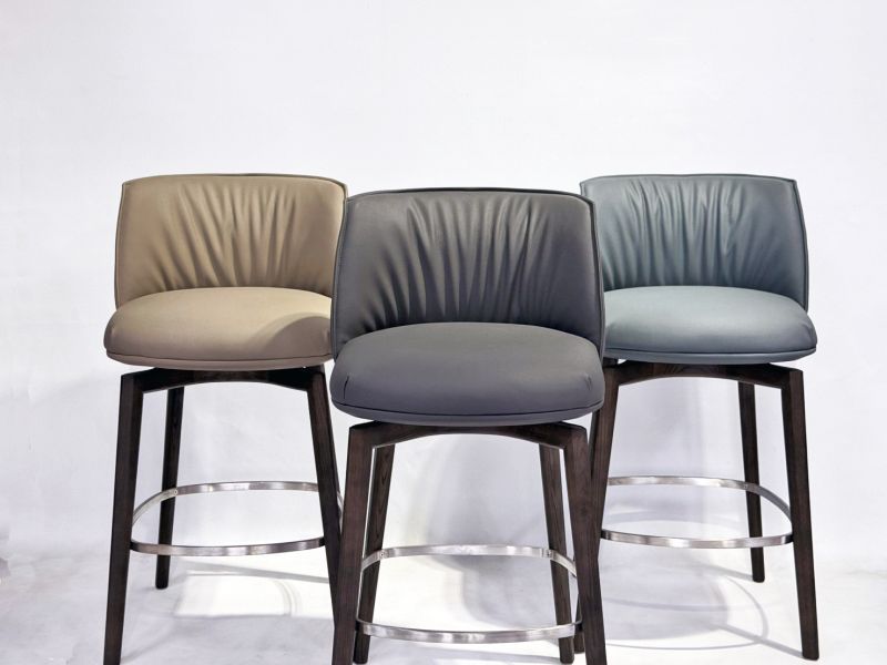 布洛德吧檯椅 (木腳) 