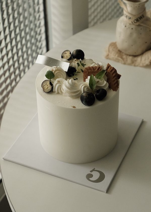 ⊳四吋雙重伯爵藍莓蛋糕 高雄生日蛋糕,三民區生日蛋糕,高雄四吋蛋糕,鮮奶油蛋糕,客製蛋糕,高雄甜點工作室,小型生日蛋糕,高雄手作甜點,高雄鮮奶油蛋糕,伍柒甜點工作室