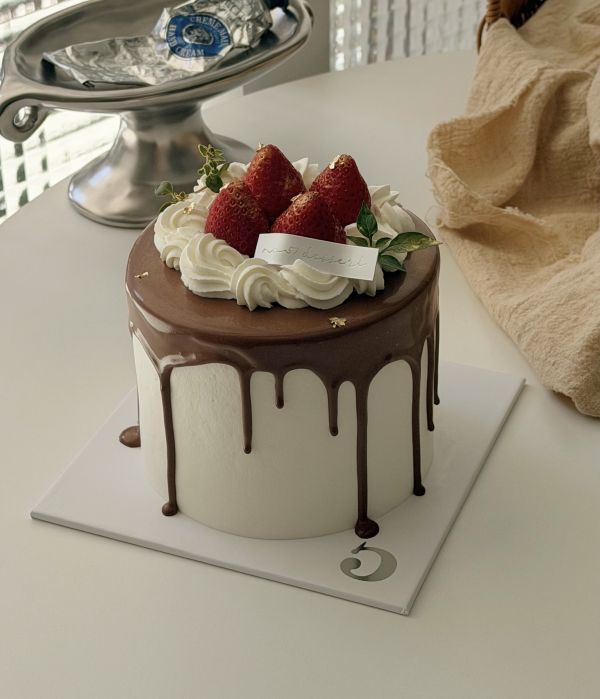 ⊳四吋法芙娜可可伯爵草莓蛋糕 高雄生日蛋糕,三民區生日蛋糕,高雄四吋蛋糕,鮮奶油蛋糕,客製蛋糕,高雄甜點工作室,小型生日蛋糕,高雄手作甜點,高雄鮮奶油蛋糕,伍柒甜點工作室