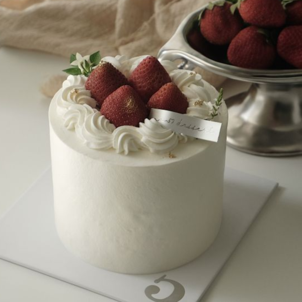 ⊳四吋唐寧伯爵大湖草莓蛋糕 高雄生日蛋糕,三民區生日蛋糕,高雄四吋蛋糕,鮮奶油蛋糕,客製蛋糕,高雄甜點工作室,小型生日蛋糕,高雄手作甜點,高雄鮮奶油蛋糕,伍柒甜點工作室