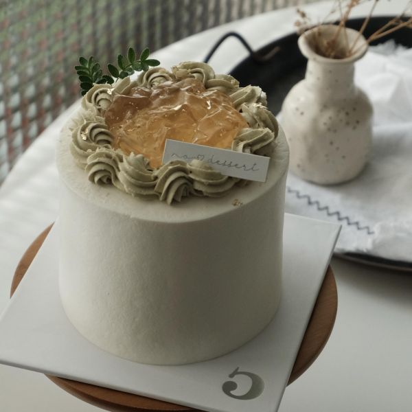 ⊳四吋青梅茉莉綠葡萄蛋糕(4月份限定) 高雄生日蛋糕,三民區甜點,4吋蛋糕,鮮奶油蛋糕,伍柒邸社,伍柒甜點,精緻蛋糕,小蛋糕,情侶慶生,日本十勝奶霜,三民區生日蛋糕