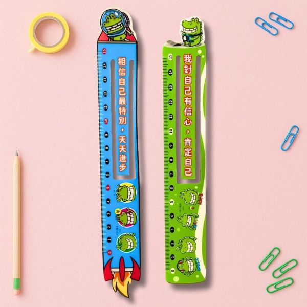 【鼓勵語錄文具區】1.自動橡皮擦 2.馬卡龍鉛筆 3.自動鉛筆 4.小削筆器 5.直尺 6.磁鐵書籤尺 