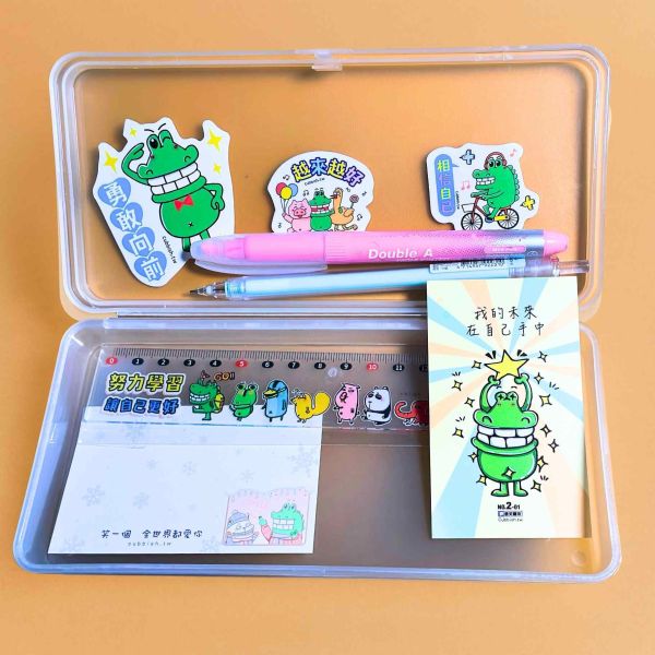 透明收納筆盒：送貼紙文具 