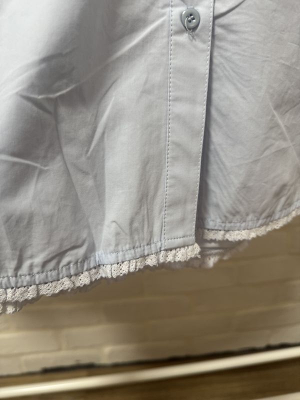 蕾絲下襬微挺感襯衫上衣 