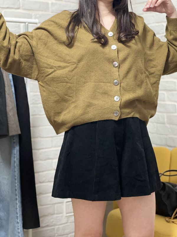 柔織羊毛V領開襟式外衣 