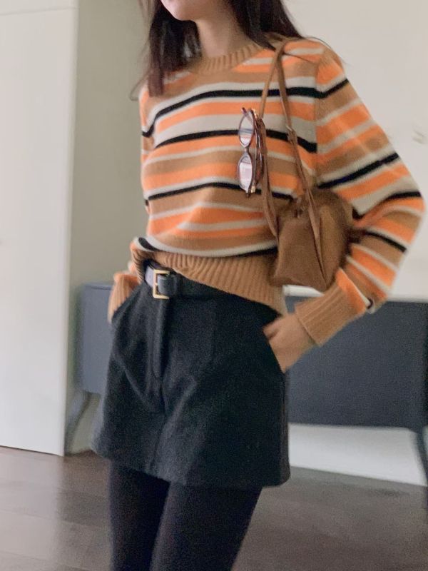 條紋小金扣毛衣 