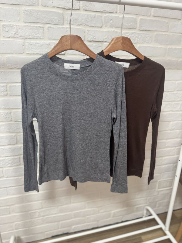 柔軟圓領貼膚內搭長袖上衣 