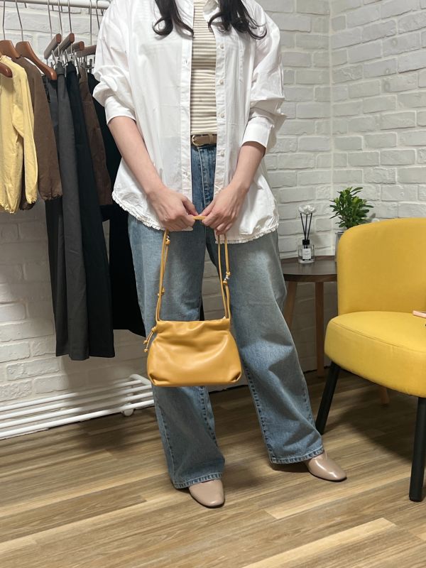 蕾絲下襬微挺感襯衫上衣 