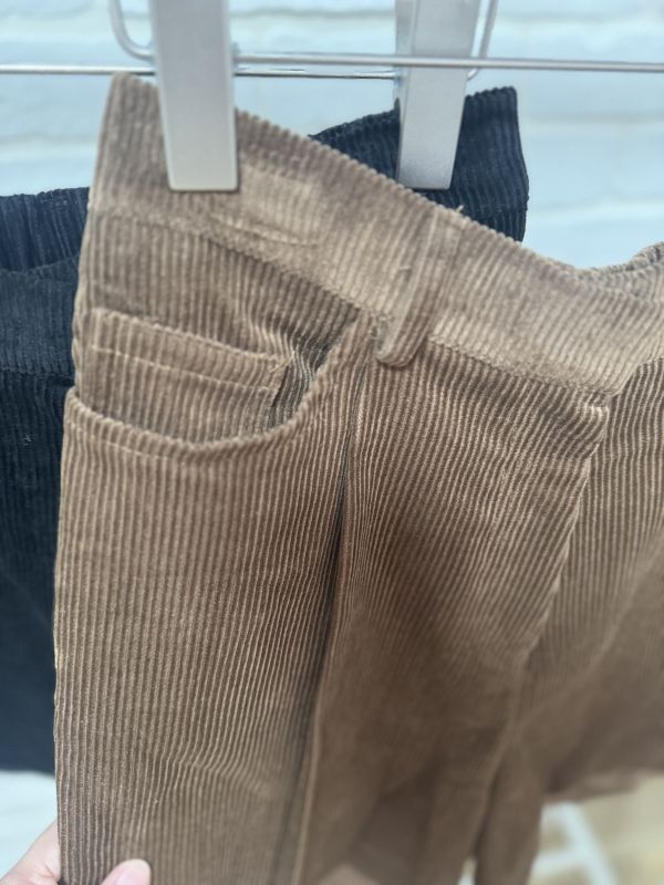 韓系復古燈芯絨質感短褲 