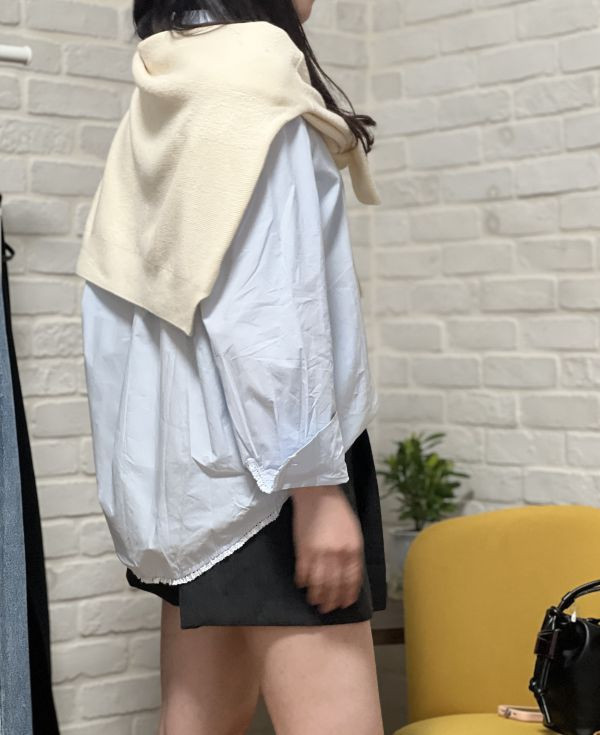 柔霧質感V領毛料上衣 