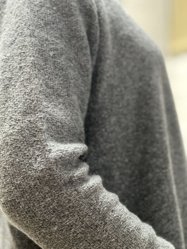 柔霧質感V領毛料上衣 