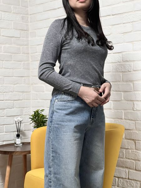 柔軟圓領貼膚內搭長袖上衣 