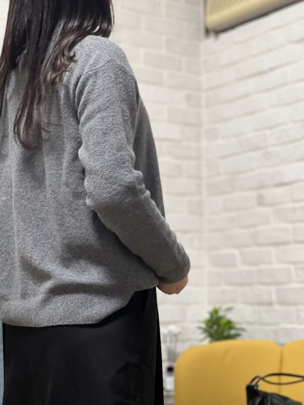 柔霧質感V領毛料上衣 