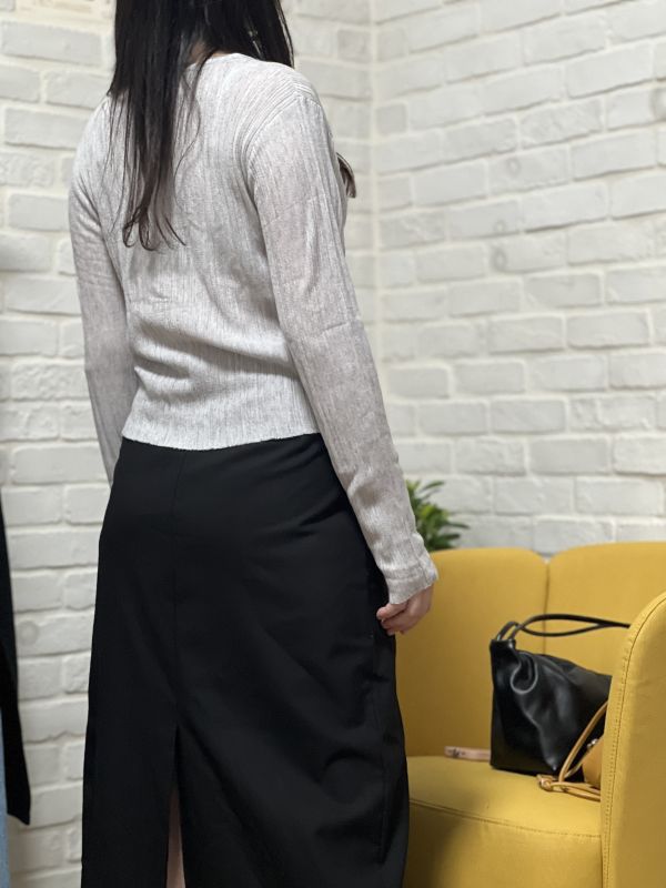 柔針細坑條針織排釦上衣 