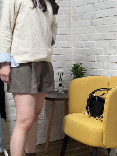 柔霧質感V領毛料上衣 