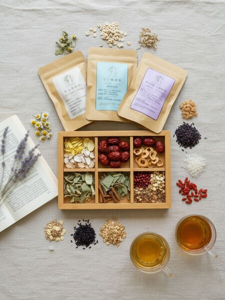 草本體驗組｜經典 3 款入門組 暖室本草、體驗組、清氣飲、輕盈茶、herbal tea、無咖啡因、草本茶、日常保養、日常調理、healing teas、紅潤系列、黑米粥、山藥黑米粥