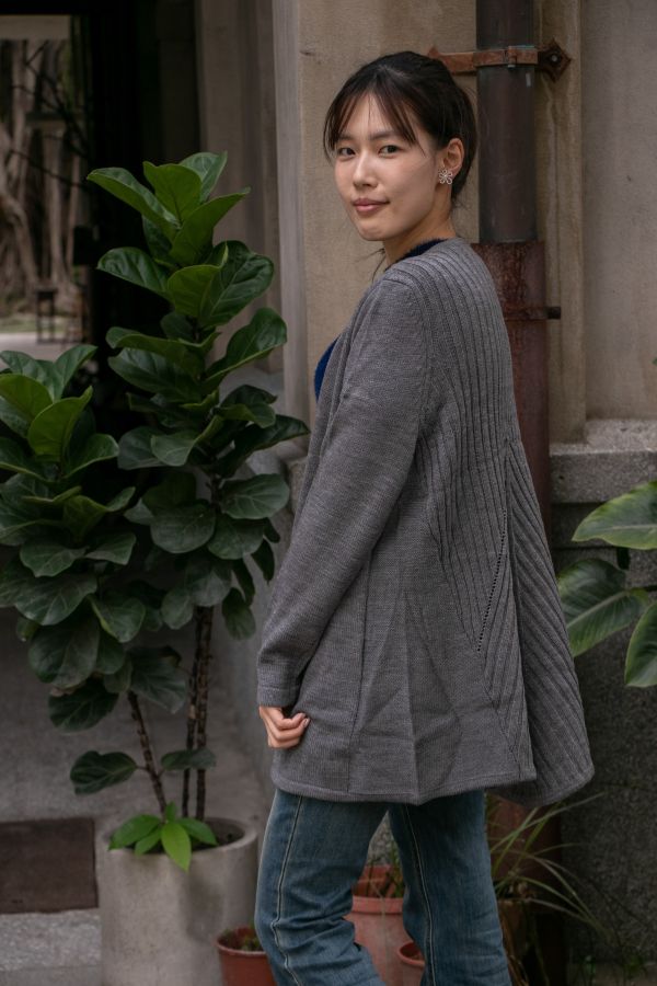 長版倒V針織外套 