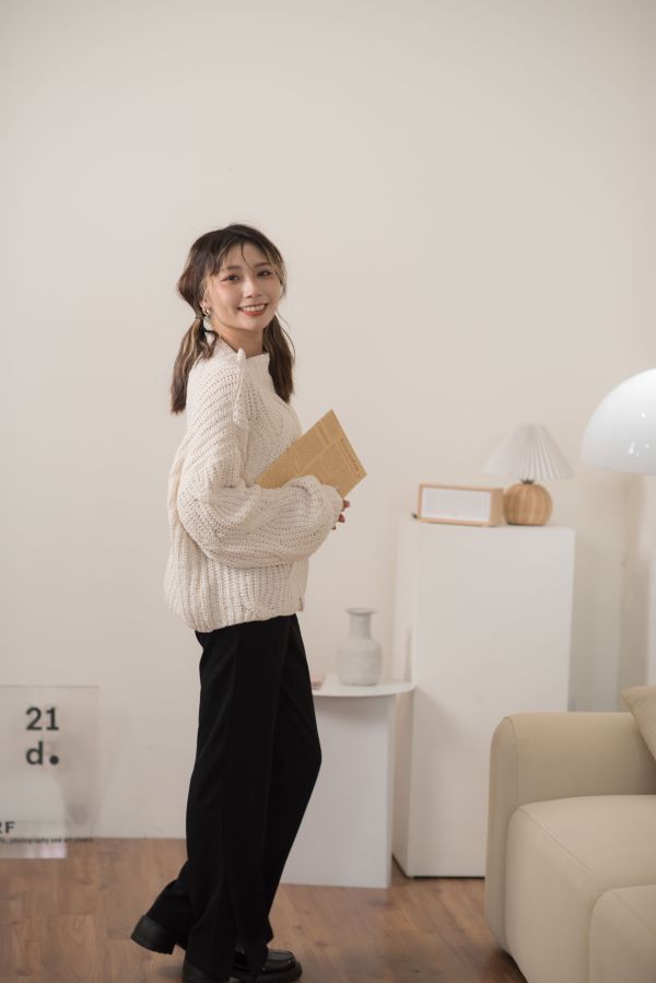 短版泡泡袖毛衣 短版毛衣