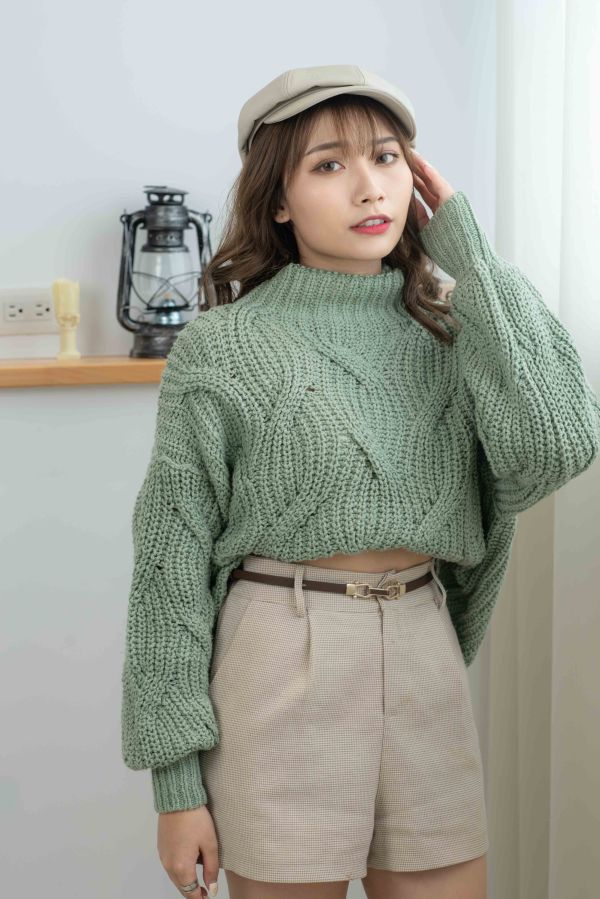 短版泡泡袖毛衣 