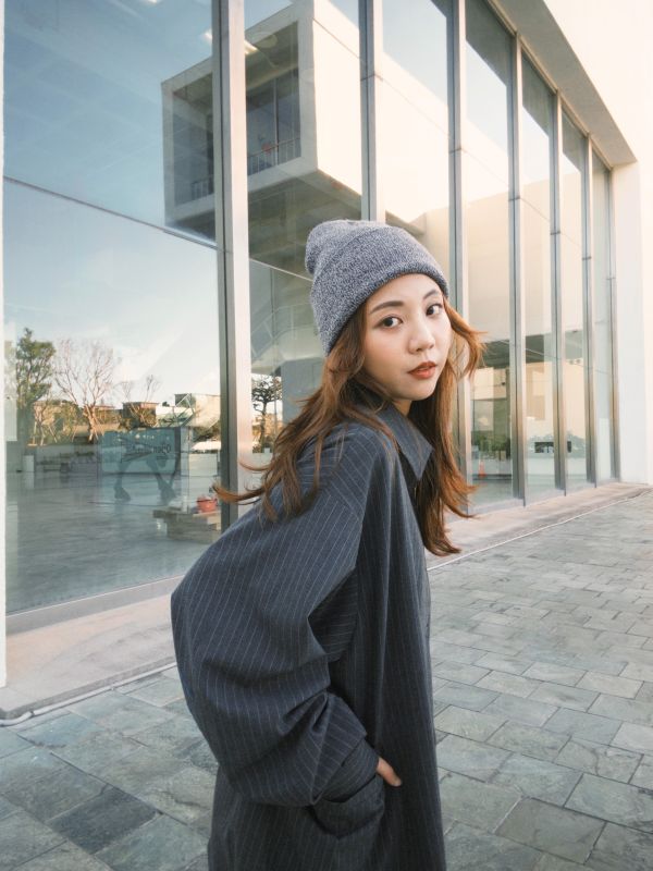 極簡灰色毛帽 