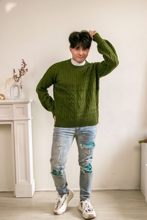 男裝圓領燈籠袖 