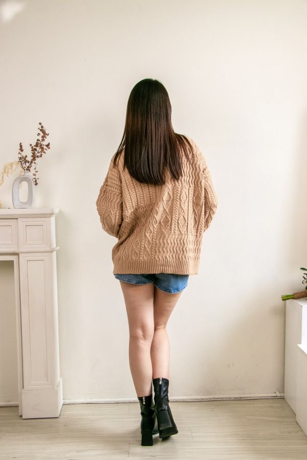 杏色圓領移針公主袖 