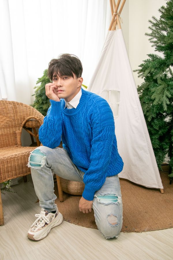 男裝圓領燈籠袖 