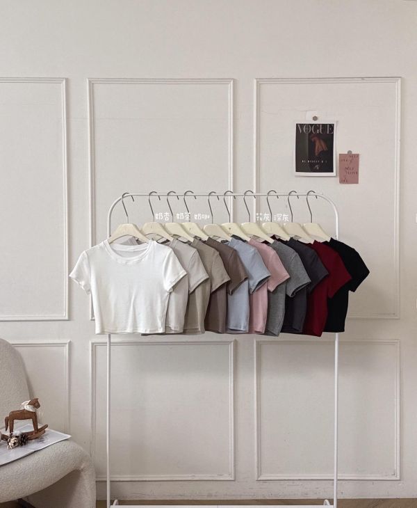 必須包色的百搭圓領上衣 