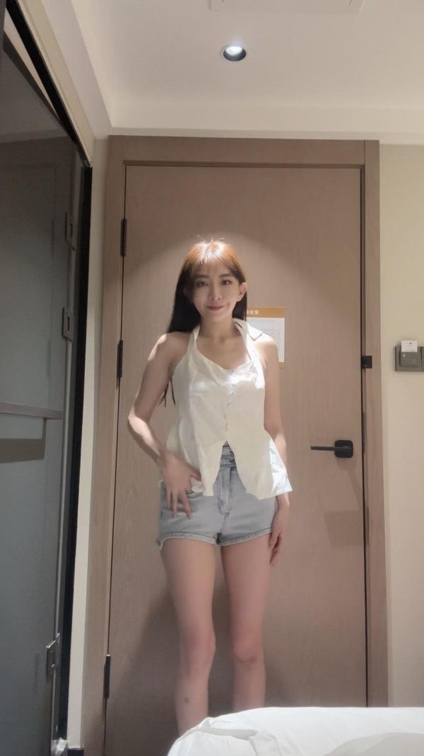 車線牛仔短褲 