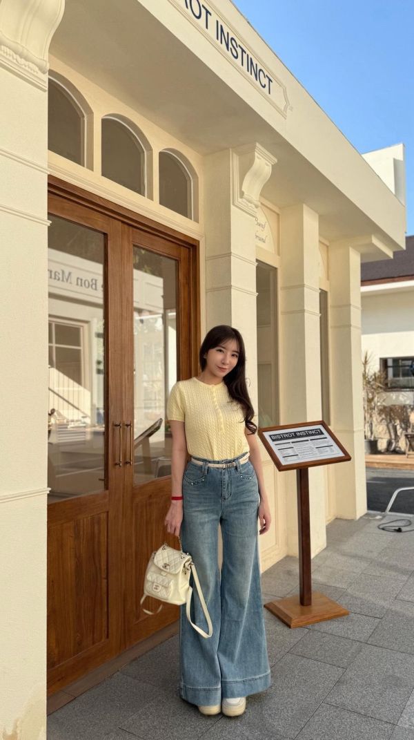 MIU系胸針針織上衣 