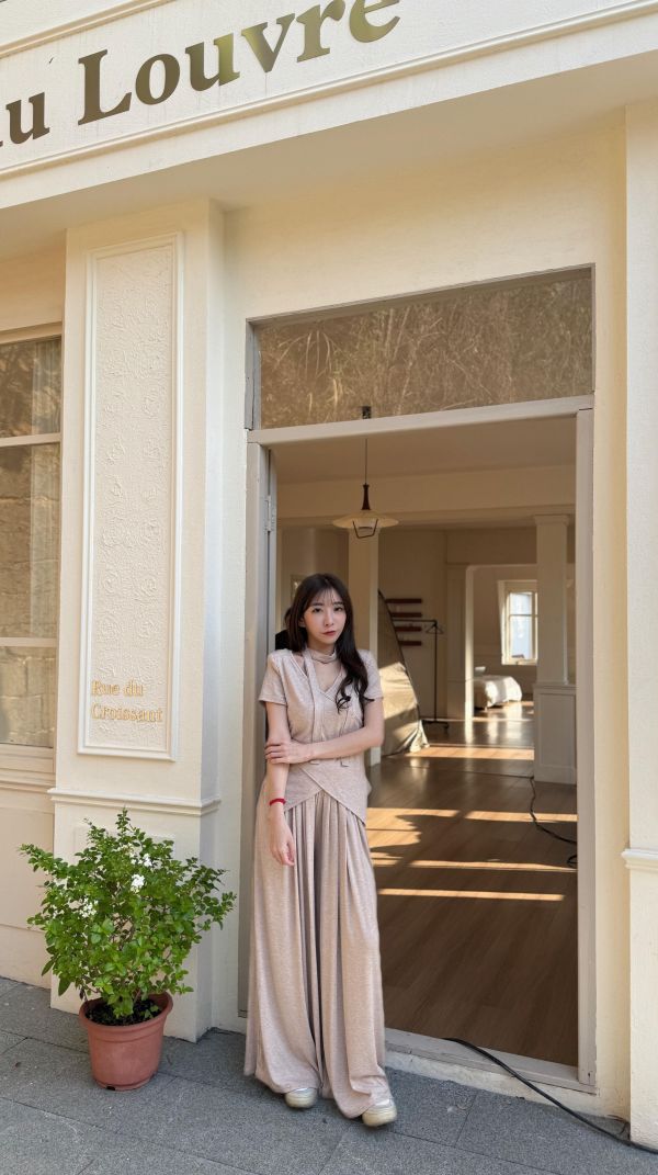 V領顯瘦繞脖套裝 