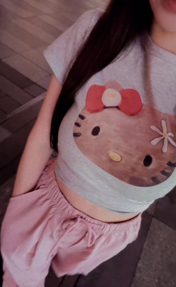 必買!超可愛的凱蒂T!!! 