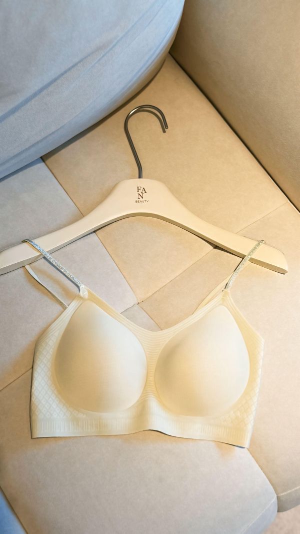 細閃肩帶無痕內衣 
