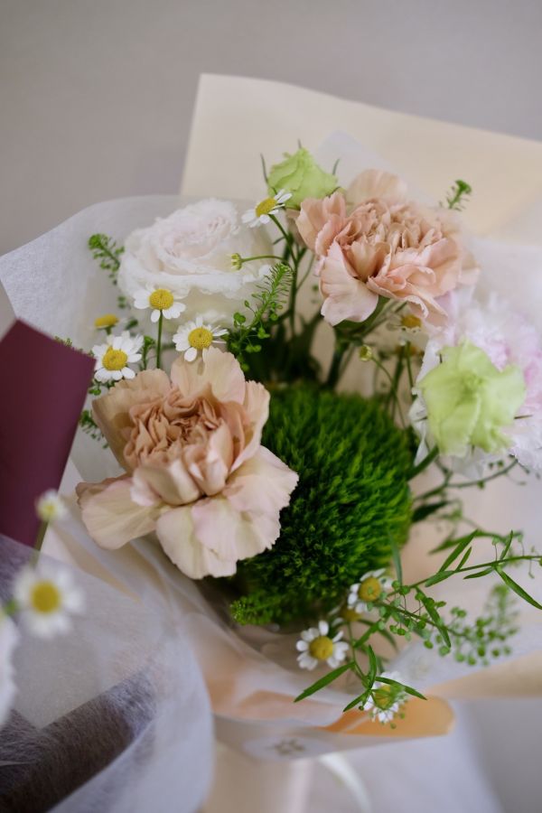 康乃馨小花束-(鮮花花束 可選色) 乾燥花,永生花,永恆花,鮮花,花束,情人節花束,母親節花束,畢業花束,玫瑰花束