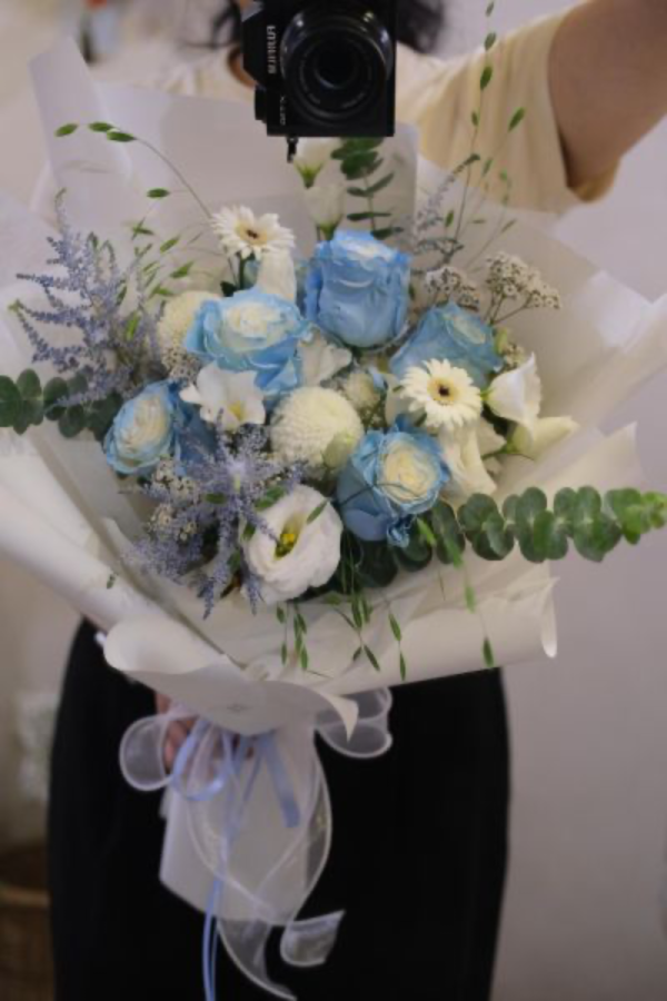 進口碎冰藍玫瑰花束 乾燥花,永生花,永恆花,鮮花,花束,情人節花束,母親節花束,畢業花束,母親節花禮